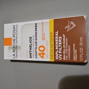 La Roche-Posay Anthelios Tinted Mineral Sunscreen SPF 40 - Medium Deep